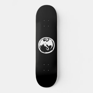 Het witte skateboard van de Draak