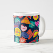 Het Zelfmoordplein | Harley Quinn Badge Pattern Grote Koffiekop (Voorkant rechts)