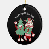 Het ziet eruit als een snack kerstboom taart keramisch ornament (Links)