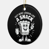 Het ziet eruit als een snack kerstboom taart keramisch ornament (Links)