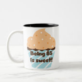 Het zijn 85 is Sweet Birthday T-shirts en Gifts Tweekleurige Koffiemok (Links)