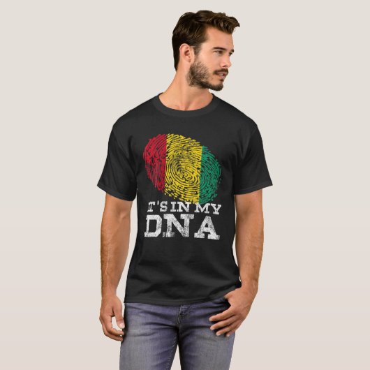 Het zit in mijn DNA Guinee Gifts Trots Afro Guinea T-shirt (Voorkant volledig)