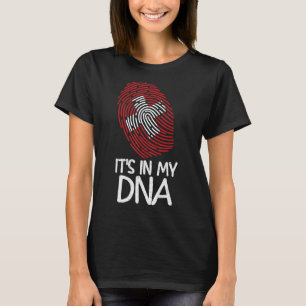 Het zit in mijn DNA-poel Zwitserse vlag. T-shirt
