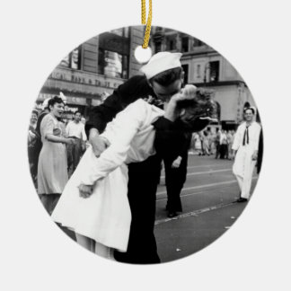 Het zoenen van de oorlog Vaarwel op Times Square Keramisch Ornament