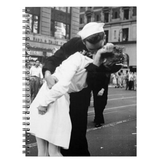 Het zoenen van de oorlog Vaarwel op Times Square Notitieboek (Voorkant)