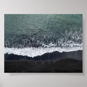Het zwarte strand in IJsland Poster