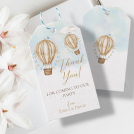 Hete lucht bruine ballonnen blauwe vlaggen wolken  cadeaulabel