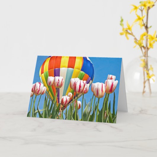 Hete luchtballon met veertulpen kaart (Gele Bloem)