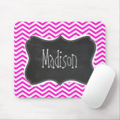 Hete magenta Chevron strepen; Retro krijtbord look Muismat (Met muis)