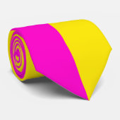 Hete roze en kanariegele strepen stropdas (Opgerold)