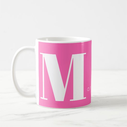 Hete roze monogram naam aangepaste typografie mode koffiemok (Links)