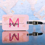 Hete Roze Wereld Reiziger Kaart Monogram Naam Bagagelabel<br><div class="desc">Reis in stijl met onze Hot Pink World Traveler Map Monogram Naam Bagagelabel! Dit label heeft een levendig roze ontwerp en een wereldkaart achtergrond en is gepersonaliseerd met jouw naam en monogram in een chique lettertype. Ideaal om uw bagage snel en gemakkelijk te identificeren, het combineert mode met functie. Gemaakt...</div>