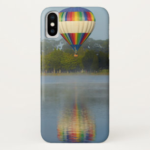 Heteluchtballon boven rivier Case-Mate iPhone case