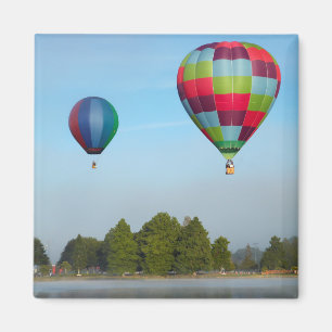 Heteluchtballonnen boven een meer, NZ Magneet