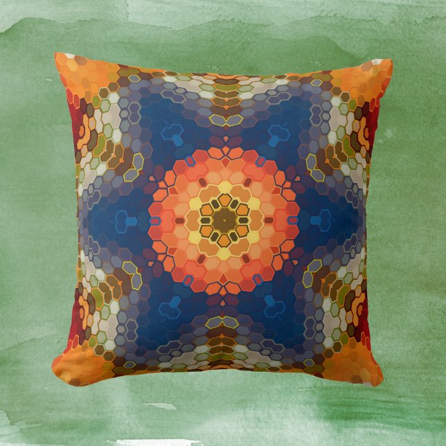 Hex Mandala blauw Sinaasappel en rood Kussen (Blue Orange and Red Hexagon Mandala Throw Pillow by Wormhole Orbital)