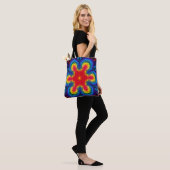 Hex Mandala rood geel en blauw Tote Bag (Op model)