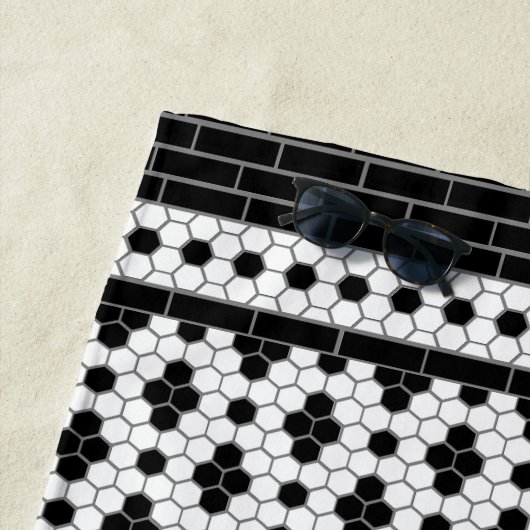 Hex Tegel Print Monogram Strandlaken (In situ)