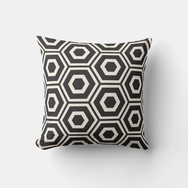 Hexagon Pattern Black op Ivory Kussen (Voorkant)