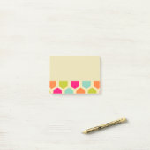 Hexagon-vormen in het  kleurenpatroon post-it® notes (Op bureau)