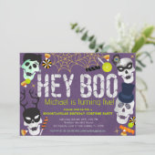 Hey Boo Halloween Kostuum Verjaardag Uitnodigen Kaart (Staand voorkant)