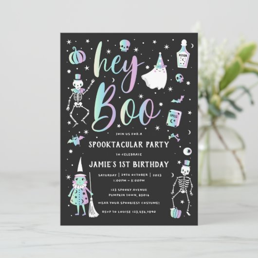 Hey Boo Halloween Uitnodiging (Staand voorkant)