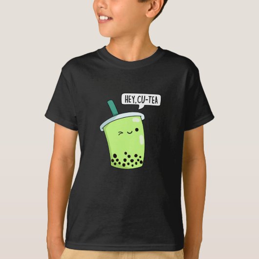 Hey Cu-Tea Funny Boba Tea Pun Dark BG T-shirt (Voorkant)
