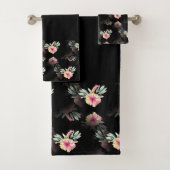Hibiscus Black Towel Set Bad Handdoek (Insitu)