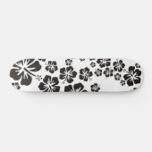Hibiscus bloeit in het zwart skateboard (Horizontaal)