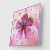 Hibiscus Design Floral Clock in Pinks Vierkante Klok (Hoek)