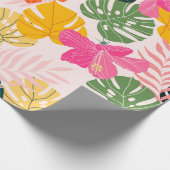 Hibiscus en monstera verlaat tropisch patroon desi cadeaupapier (Hoek)