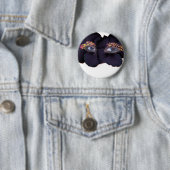 Hibiscus Eyes - zwart/Paars Ronde Button 5,7 Cm (In situ)