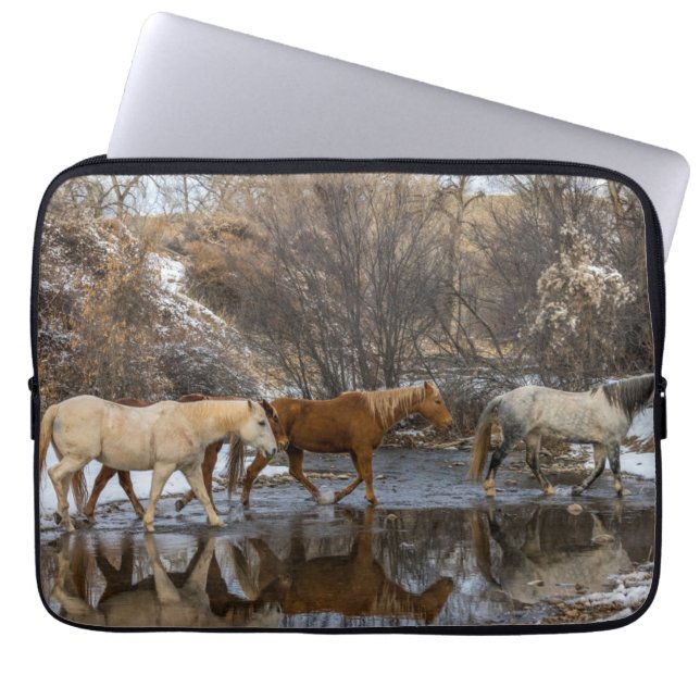 Hideout Horse Ranch Laptop Sleeve (Voorkant)