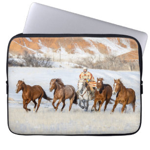 Hideout Horse Ranch, Wrangler en Horses Laptop Sleeve