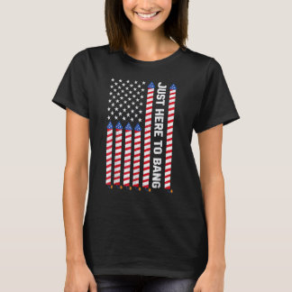 Hier alleen maar om het Amerikaanse vlagvuurwerk o T-shirt