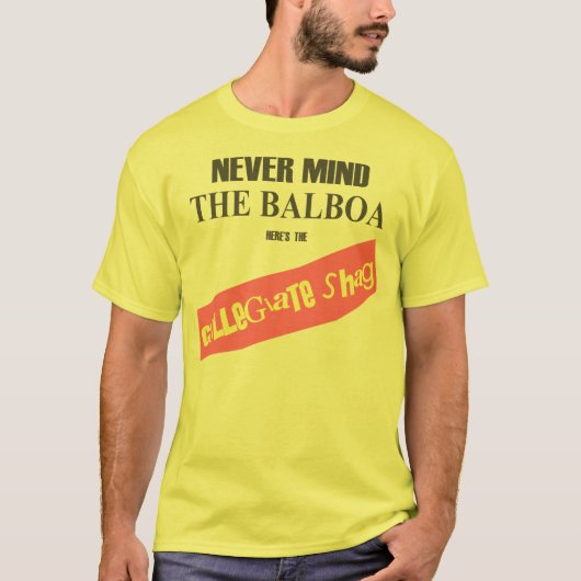 Hier is de Collegiate Shag T-Shirt (Voorkant)