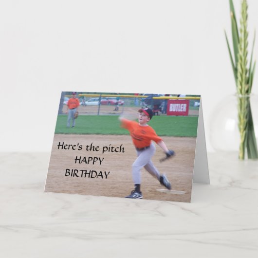 HIER IS DE PITCH-HAPPY VERJAARDAG KAART (Voorkant)