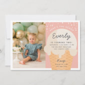 Hier is de Scoop Ice Cone Kind Birthday Foto Kaart (Voorkant)