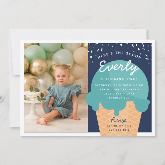 Hier is de Scoop Ice Cone Kind Birthday Foto Kaart (Voorkant)