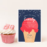 Hier is de Scoop Ice Cone Kind Birthday Party Kaart<br><div class="desc">kondig de zomervakantie van je kleine aan met deze feestelijke ijsjes in een klassiek rood, wit en blauw kleurenpalet. Het moderne ontwerp is voorzien van een wafelkegel met een laag rood ijsje met "hier is de scoop" bovenaan, en de details van je verjaardagsfeestje hieronder. Perfect voor de verjaardagen van meisjes...</div>