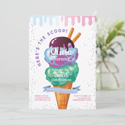 Hier is de Scoop Ice Cream Any Age Verjaardag Kaart (Staand voorkant)