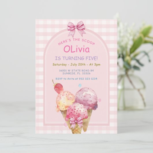 Hier is de Scoop Ice Cream Birthday Party Kaart (Staand voorkant)