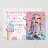 Hier is de Scoop Ice Cream Donut Verjaardag Foto Kaart (Voorkant)