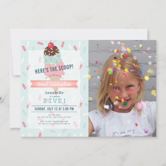 Hier is de Scoop Mint Ice Cream Photo Birthday Kaart (Voorkant)