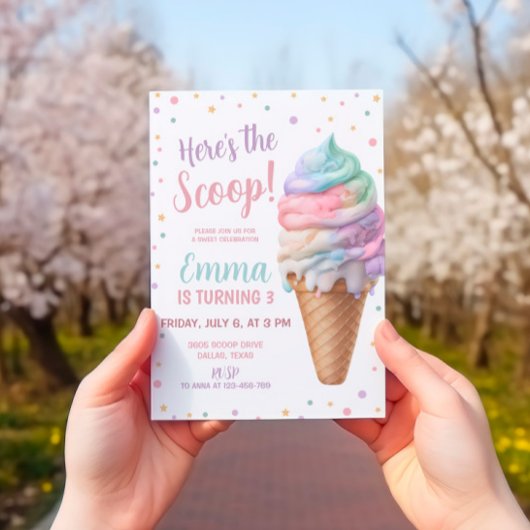 Hier is de Scoop Pastel Pink Ice Cream Verjaardag Kaart