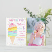 Hier is de Scoop Pink Gold Ice Cream Birthday Kaart (Staand voorkant)