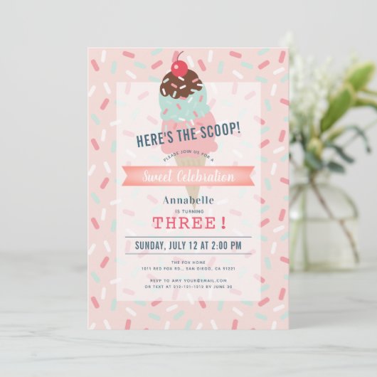 Hier is de Scoop Pink Ice Cream Birthday Kaart (Staand voorkant)