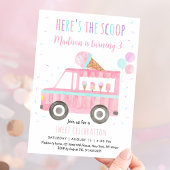 Hier is de Scoop Pink Ice Cream Birthday Kaart