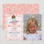 Hier is de Scoop Pink Ice Cream Photo Birthday Kaart (Voorkant / Achterkant)