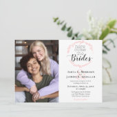 Hier komen de bruiden moderne blush roze bruiloft kaart (Staand voorkant)