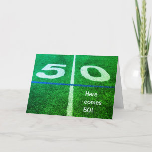 Hier komt 50 yard line football 50ste verjaardag kaart